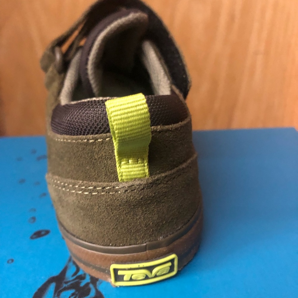 NWT NIB Kids’ Teva Crank C Suede Sneaker - Picture 5 of 7